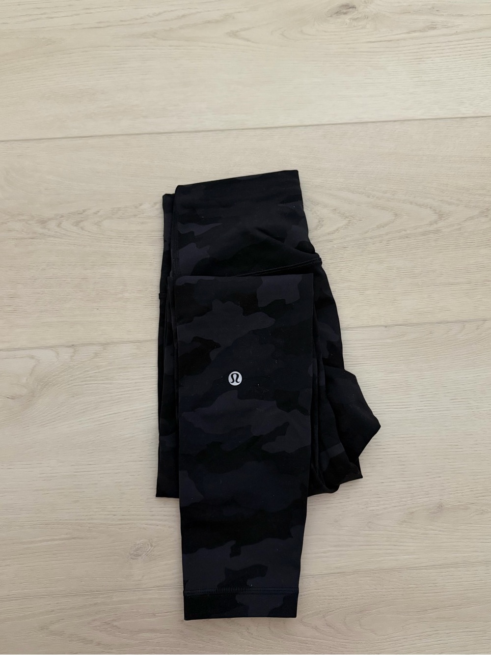 Lululemon black heritage camo wunder train 4